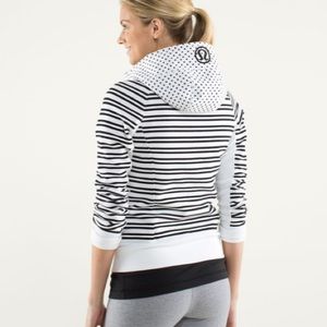Lululemon Scuba Hoodie (Lined Hood)
Mod Dot Printed Black/Twin Stripe Black